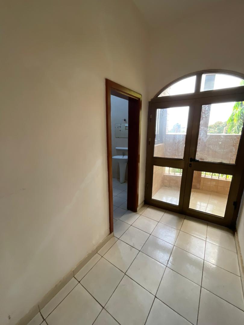 5 chambres à louer sise à Allègléta dans la von du supermarché Carrefour des Fruits à 400m